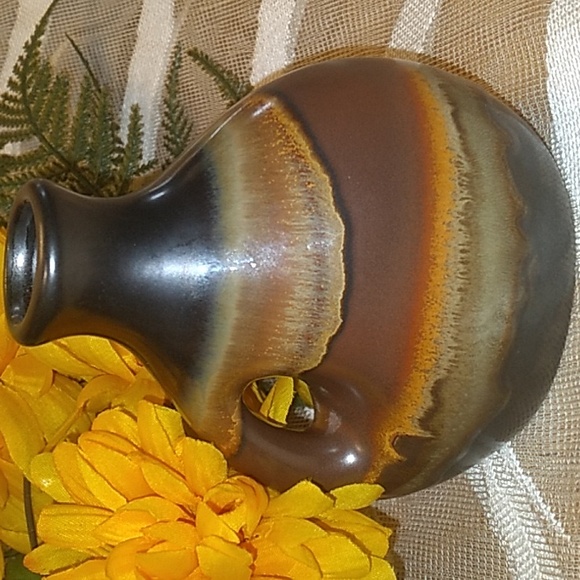 BEAUTIFUL POTTERY HANDLED VASE / JUG STYLE - Picture 1 of 14